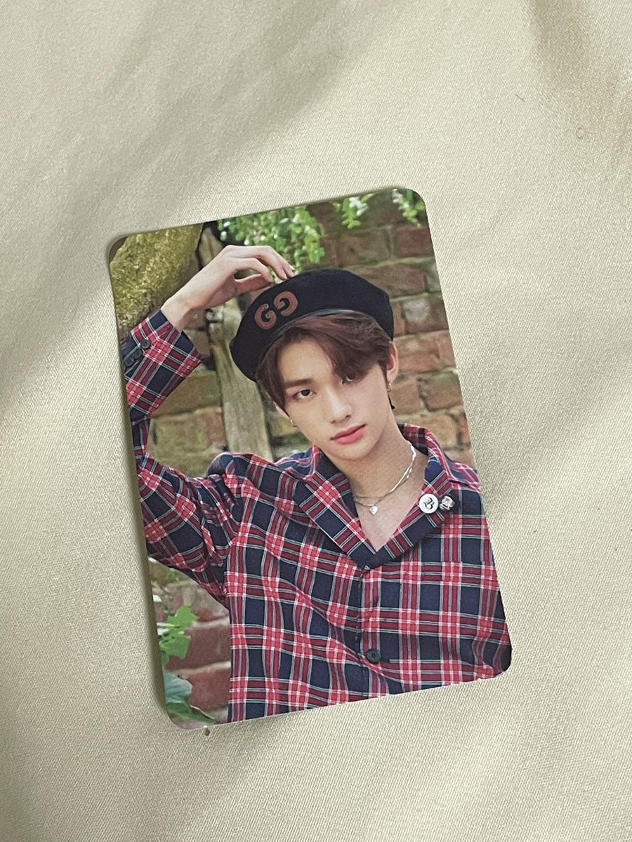 YDHY319's tweet photo. 스트레이키즈 현진 포카 양도합니다
stay in london 스테이 인 런던  

12.0

WTS Straykids 
Photocards Selling⭕
KR bank

스키즈 방찬 창빈 현진 한지성 필릭스 시그 짭폴라 이즈위 바인더 올인 위드팬즈 공방
SKZ BangChan Hyunjin Changbin Felix Han Synnara Polaroids Bin https://t.co/YWqDpk3qLI