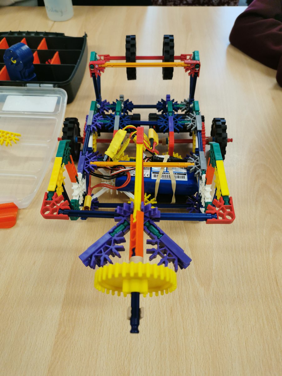Children participated in a STEM challenge. It is a science, technology engineering mathematics event run by Ian Botwright one of the participants in the program robot wars. The children had a fantastic time contributing ideas and had the opportunity to build their own robot.