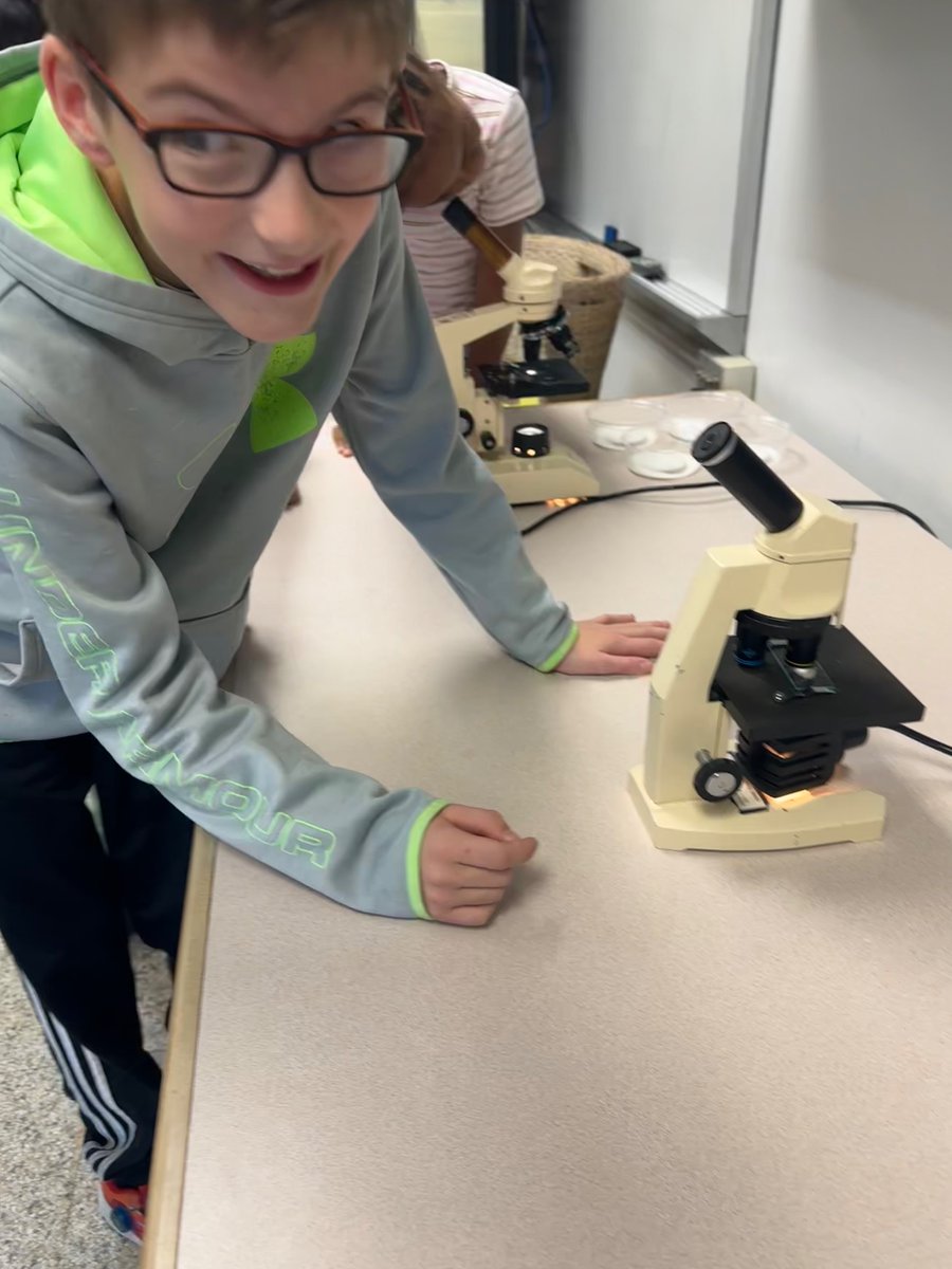 JennaLe13303689's tweet photo. That face you make when you look in a microscope for the first time. #scientistinthemaking https://t.co/Tm1RzBcteI