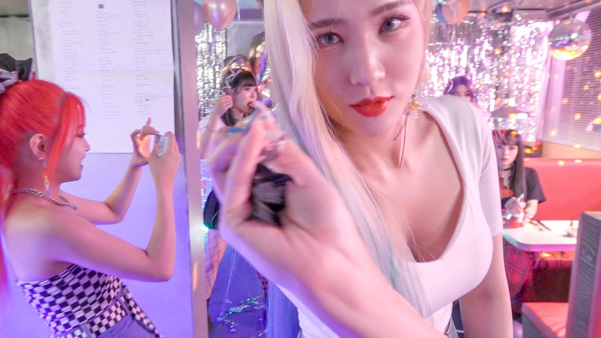 Rolling_Quartz's tweet photo. Rolling Quartz - NAZABABARA MV (Making Film) https://t.co/SmMP8XoHJX

* Buy CDs Online

🌎👑 Pre order
Global Interpark: https://t.co/4LaH7g9TgD 🚢✈
YES24BOOK: https://t.co/SzjVvaUDha 🚢✈

🇰🇷👑 예약 판매
예스24 https://t.co/E4cKJisleZ
인터파크 https://t.co/T7bIwrlKPi https://t.co/JqwdNZM21q