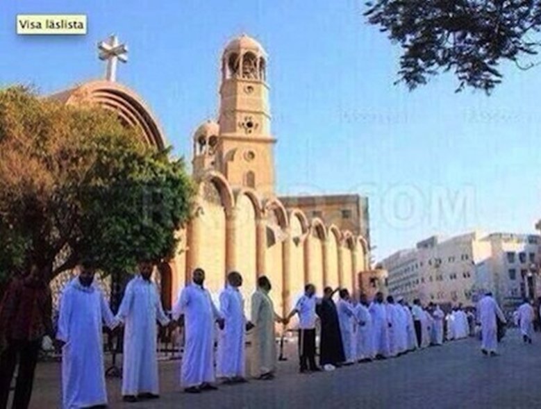 Global_Folder's tweet photo. During the 2011 revolution in Egypt, Christians joined hands to form a human chain to protect Muslims who were vulnerable as they prayed. Muslims later responded by forming a human chain to protect churches in Egypt amidst growing attacks on Christians. https://t.co/qNexFyDsBv