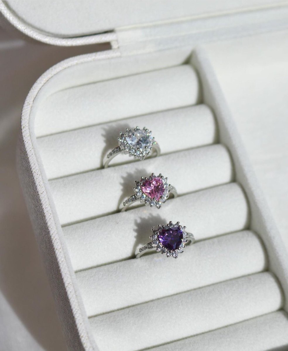 Reorahco's tweet photo. Princess Promise Ring 💍💕#heartring #promisering #princesspromisering #engagementring #weddingring #perfectgift #birthdaygift #reorah #princessring #pinkheartring https://t.co/47nILip4gA
