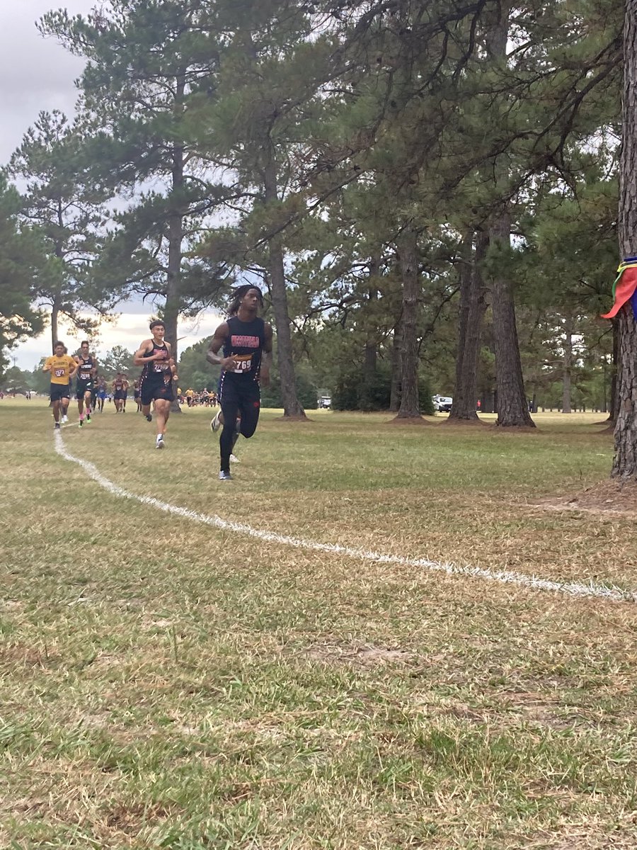GoffneyBill's tweet photo. @dutchrasberry @WHSMustangHoops putting in that work and representing the program today at the district CC meet https://t.co/0wrFuUfBnr