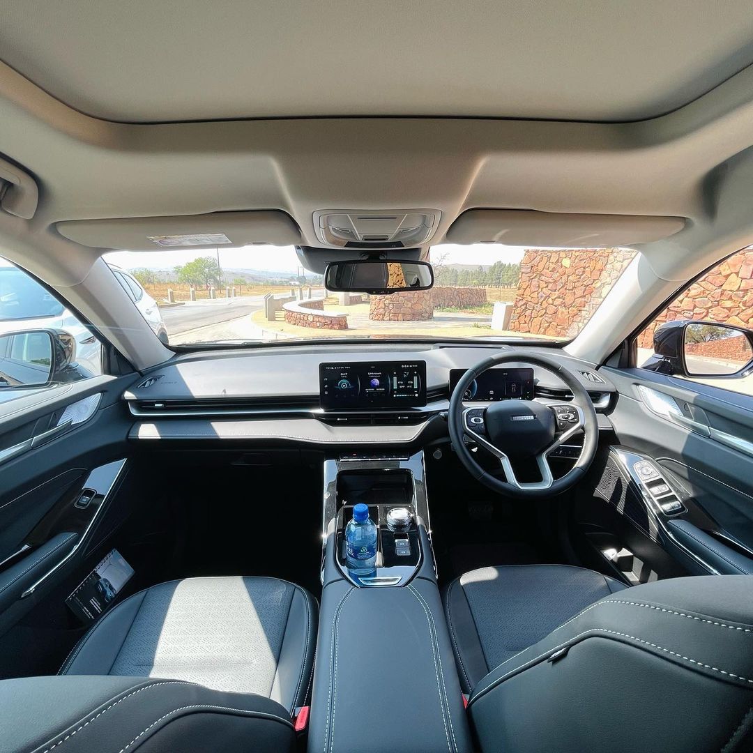 gwmsouthafrica_'s tweet image. The HAVAL H6 HEV interior is everything, RT if you agree...

📸: @khuleonwheels and malusimsomi

#ASmarterWayToDrive