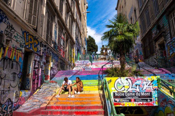 LMPositif's tweet photo. 🇫🇷 Le cours Julien à Marseille figure à la dixième place dans le classement « des quartiers les plus cool du monde en 2022 » réalisé par le magazine britannique "Time Out" ! 💙 https://t.co/f6HL2C7Elk