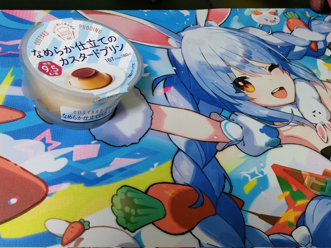 ファミマで買ったなめらか仕立てのカスタードプリン!!!
量が量なので若干糖質低めか 