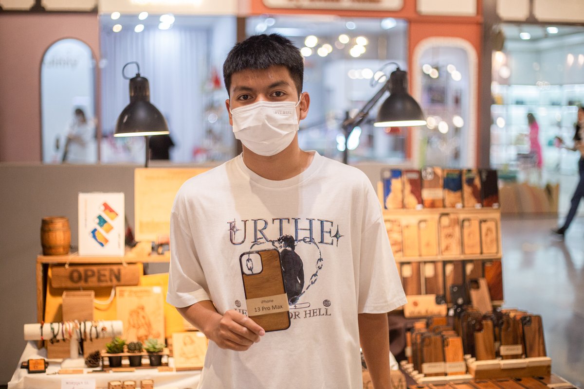wwcshop's tweet photo. ขอบพระคุณลูกค้าทุกท่านที่มาสนับสนุนเรานะครับ
ทุกๆวันศุกร์ เสาร์และอาทิตย์ พบกับเราได้ที่เซ็นทรัลเวสเกต
และทุกวันที่เซ็นทรัลรัตนาธิเบศร์ครับ  ^^
_____
#เคสไม้ #เคสไม้จริง #เคสกันกระแทก #เคสไอโฟน #งานไม้ #ของขวัญทำจากไม้ #ของขวัญวันเกิด #ของที่ระลึกเกษียณ #ของขวัญทำจากไม้ #wwcshop https://t.co/YLmCrZSnVw