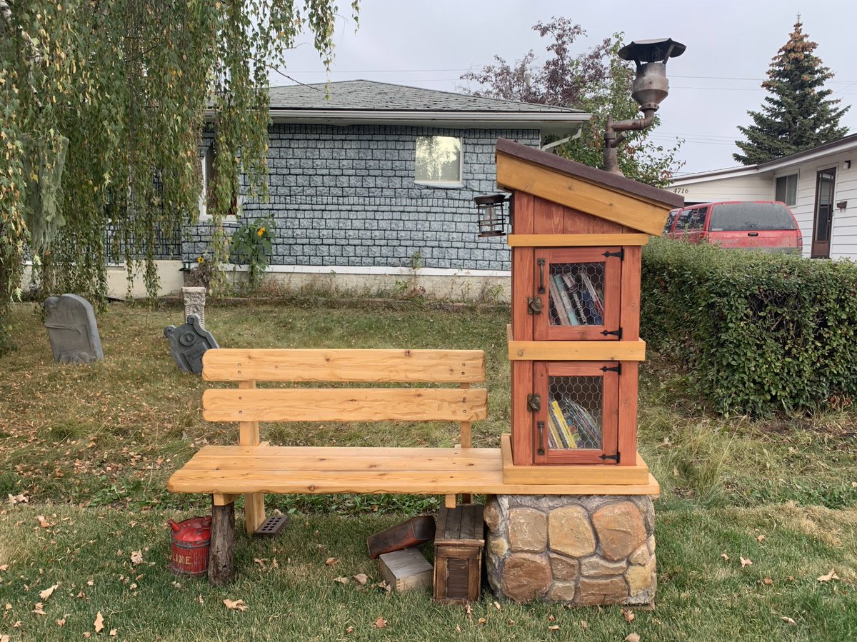 EdmAMCBC's tweet photo. Many #YEG neighbourhoods have a little free library. But this new one is an elaborate and inviting work of art. Tune in at 8:20: Creator Mike Kendrick (@ironcladfolly) chats with @CBCradiotara about how the project came to be &amp; how it’s bringing community members together. https://t.co/nJToB0cekD