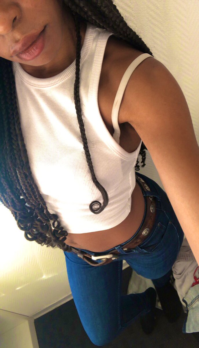 youngaf_'s tweet photo. Raque pour moi petite salope de merde. #moneyslaves #moneymiss #dominatewomen https://t.co/RYE6eXkPo8