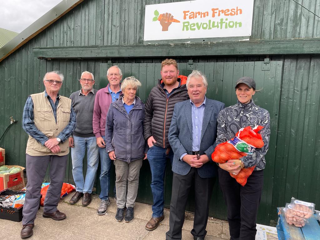 FarmFreshRev's tweet image. Didn't we have a lovely time the day we went to🧸the Barton Family Festival!🐻We enjoyed telling families about our fantastic food project🥕🥦offering healthy snacks🍎to passers by and want to say a HUGE thankyou to all concerned for supporting us with a donation from profits!🙏