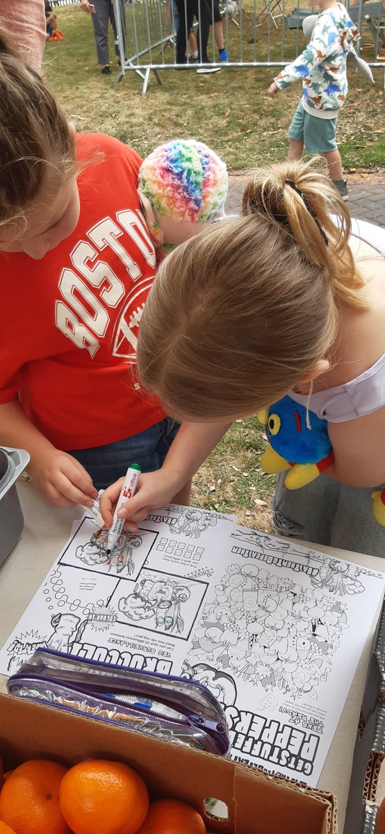 FarmFreshRev's tweet image. Didn't we have a lovely time the day we went to🧸the Barton Family Festival!🐻We enjoyed telling families about our fantastic food project🥕🥦offering healthy snacks🍎to passers by and want to say a HUGE thankyou to all concerned for supporting us with a donation from profits!🙏