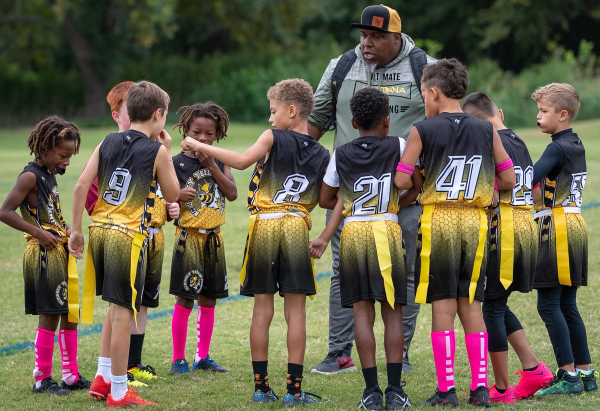 HEARTOFMCKINNEY's tweet photo. October is a Special Month where we continue to bring awareness to Breast cancer & honor those who have lost their battle & those who continue to fight everyday.
#BreastCancerAwarenessMonth #PinkDay #AllFight #MckinneyYellowJackets #JacketBoyz4Life #PinkOut #YouthFootball https://t.co/LncmO5LijZ