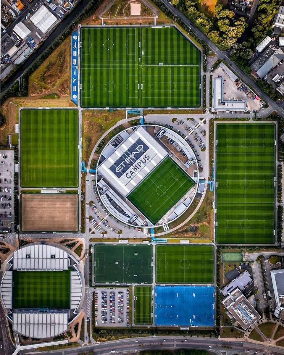 Machester City tesisleri ‘Etihad Campus’. 🤯