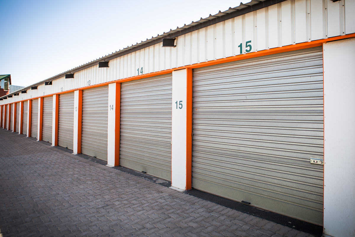XtraSpaceSA's tweet photo. Our XtraSpace branches in #Edenvale (https://t.co/2Cg1xibEYV) offer:
⭐clean, secure #selfstorage units
⭐shaded bays for secure #vehiclestorage
⭐the full range of Ecobox #moving boxes and packing materials. https://t.co/RncHImnkJS