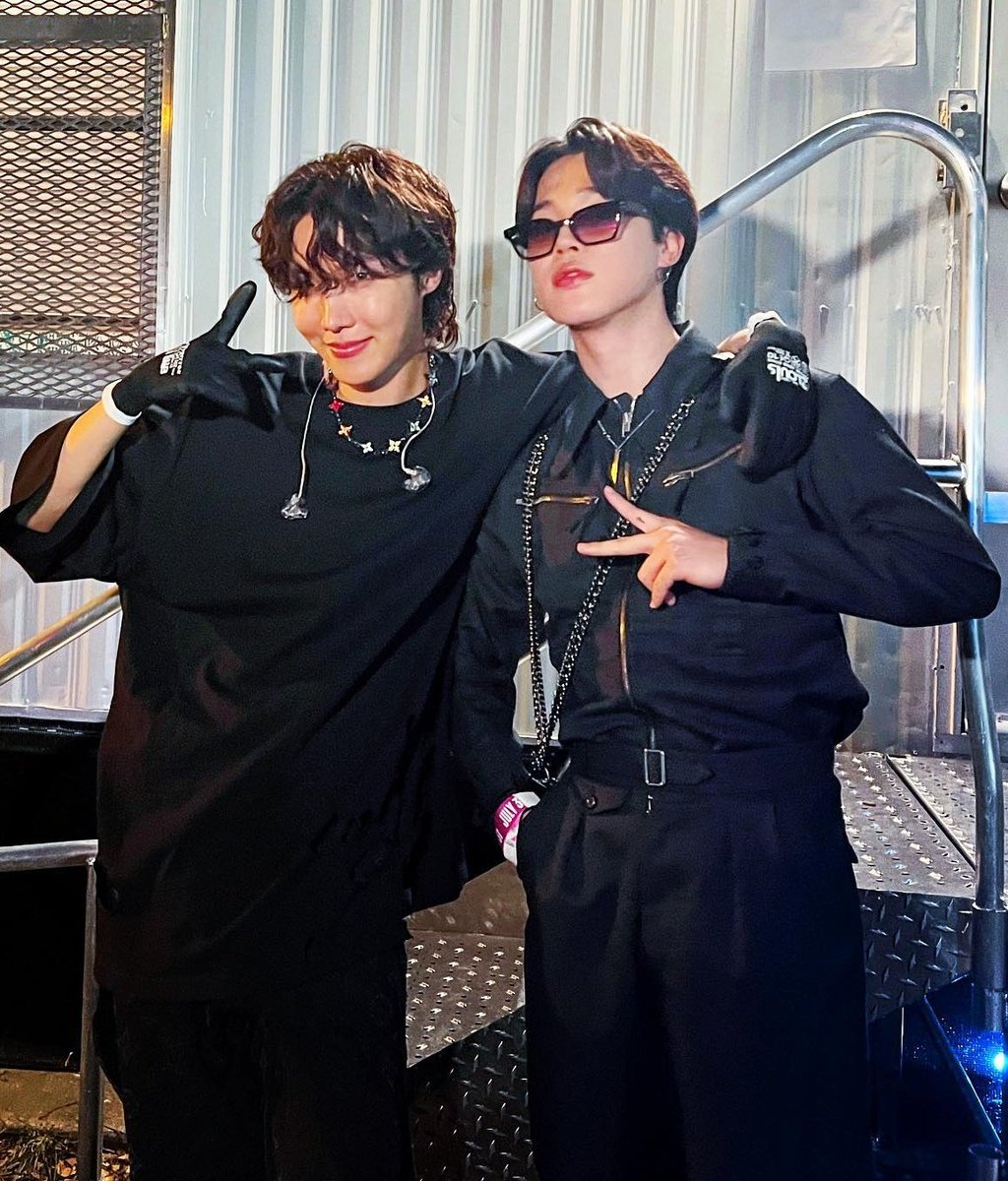 jvstdnc's tweet image. • • • • • • • • 𝐈𝐍𝐒𝐓𝐀𝐆𝐑𝐀𝐌 𝐏𝐎𝐒𝐓

                       @𝗃𝖺𝗒𝖽𝖺𝗇𝖼𝖾_𝖻𝗍𝗌

✎ I love you, babe