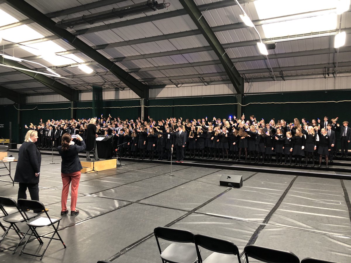 Final rehearsal in preparation for tonight. Good luck everyone. It will be great. 🙂🍀🤞