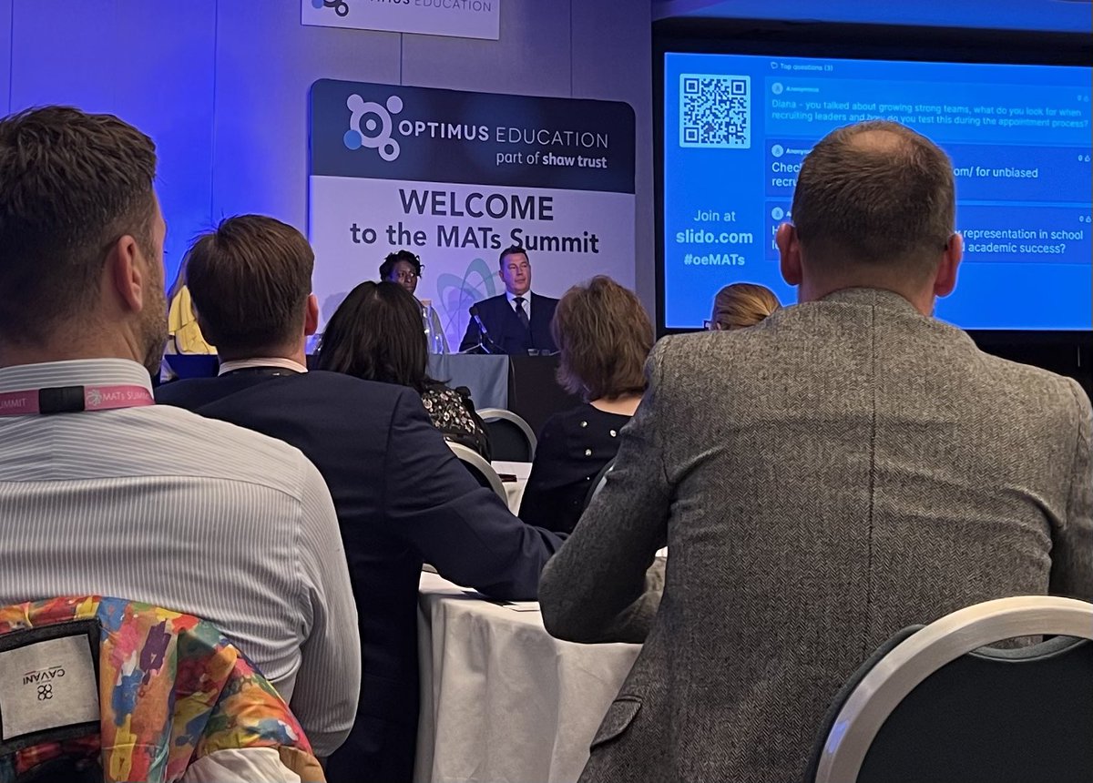 LKwissa's tweet image. Leading and growing strong inclusive teams at the @oeresourcing #matsummit. Key messages from @DianaOsagie @ottleyoconnor