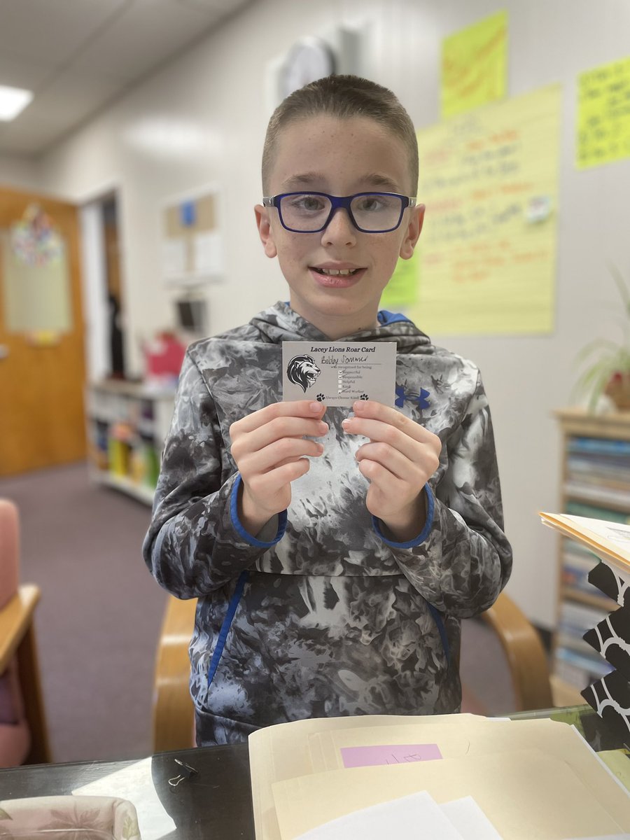 PrincipalMPES's tweet photo. 🦁🐾 What a great week! We get to ROAR about another student making wise decisions!! You make me proud, Robbie!! #wearemillpond #proudmillpondprincipal #positiveconsequences https://t.co/FrR7cSqtxG