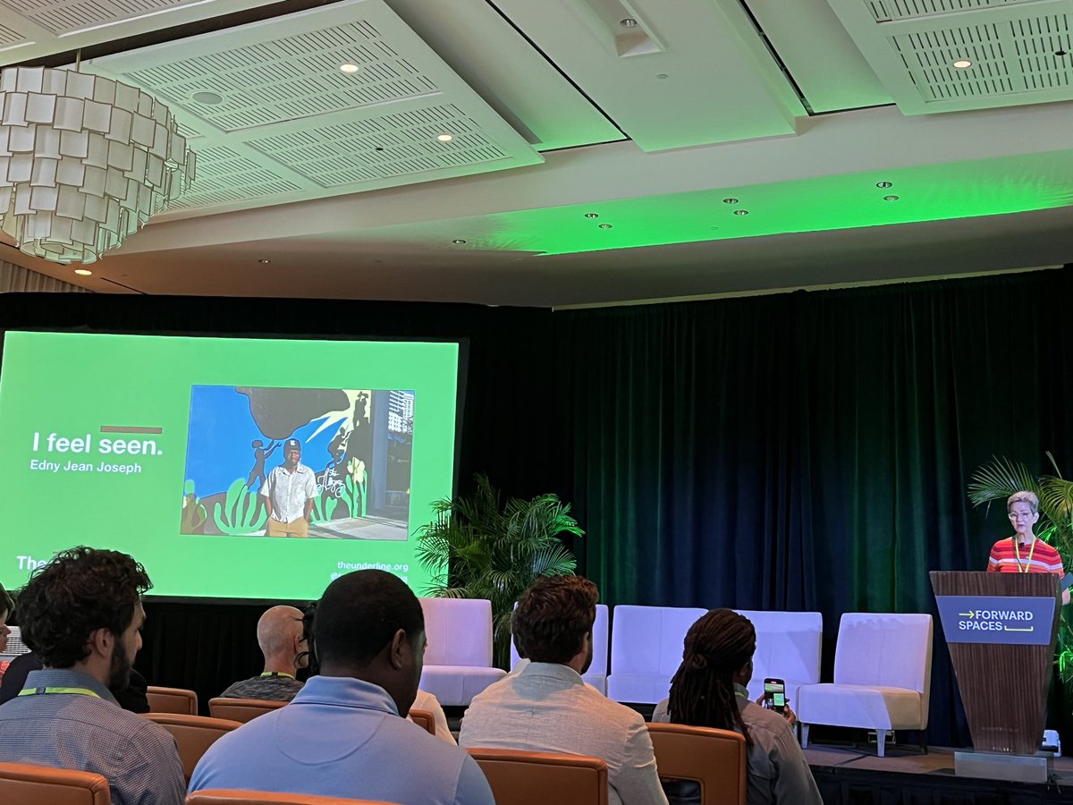 tommilaitio's tweet photo. Meg Daly of @theunderlinemia beautifully captures what a #publicspace can do: make people feel seen, being a somebody, not a nobody. #parks #forwardspaces #thehighlinenetwork https://t.co/PSOAbDfKRE
