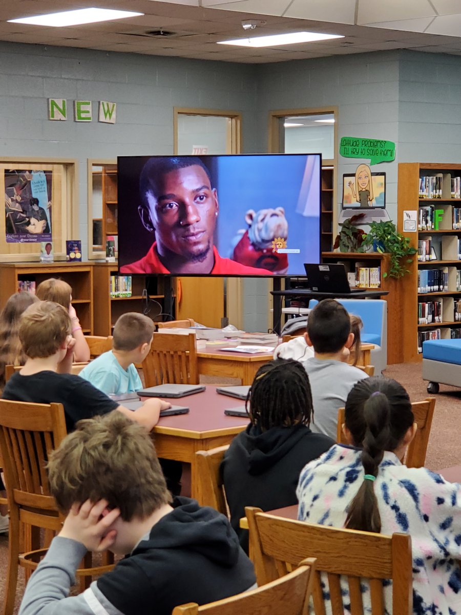 MBBennettLMS's tweet photo. SJM students are learning about the "why" behind the Read With Malcolm program.  

#ReadWithMalcolm #HCSLibraryMedia #SJMSSharpSharks #TheStJamesWay #SJMLLC https://t.co/34l6r4pZUu