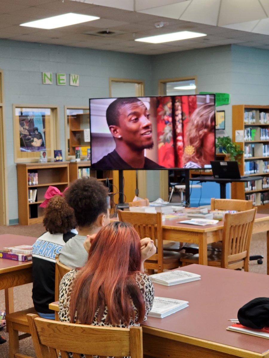 MBBennettLMS's tweet photo. SJM students are learning about the "why" behind the Read With Malcolm program.  

#ReadWithMalcolm #HCSLibraryMedia #SJMSSharpSharks #TheStJamesWay #SJMLLC https://t.co/34l6r4pZUu