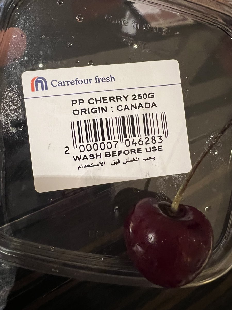 mikayamamoto11's tweet image. This is an international cherry! Canadian 🇨🇦 🍒, bought in Dubai at a French grocery store (Carrefour) with an American credit card. #global