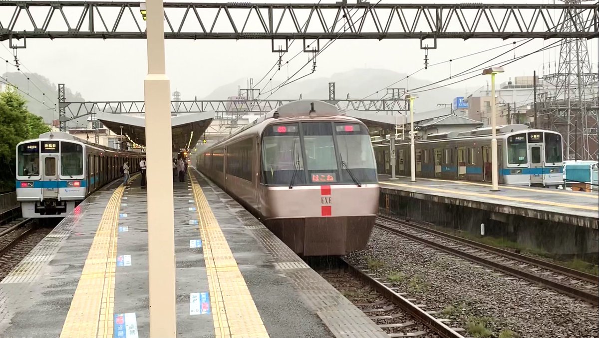 G9iygnS's tweet photo. 【EXE未更新と1000形未更新】
1枚目2枚目はお気に入りです。2枚目ブレてますが。未更新が居て特急通過する時は、体が並びに動いててました【笑】EXEにはEXEの良さがありますね。多分ロマンスカー全てに言えますが。
#ロマンスカーEXE
#EXE
#すれ違い
#1000形未更新
#1092F
#1054F
#1755F
#1756F https://t.co/80Exnv72yD