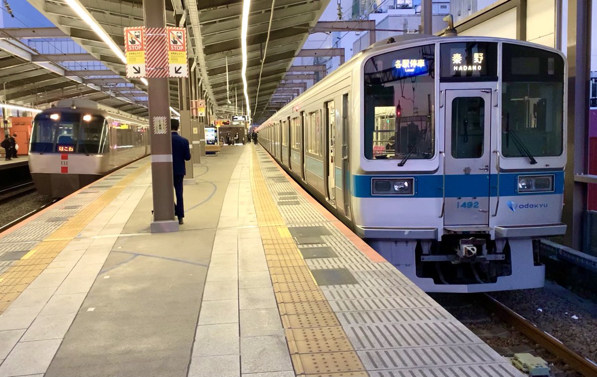 G9iygnS's tweet photo. 【EXE未更新と1000形未更新】
1枚目2枚目はお気に入りです。2枚目ブレてますが。未更新が居て特急通過する時は、体が並びに動いててました【笑】EXEにはEXEの良さがありますね。多分ロマンスカー全てに言えますが。
#ロマンスカーEXE
#EXE
#すれ違い
#1000形未更新
#1092F
#1054F
#1755F
#1756F https://t.co/80Exnv72yD
