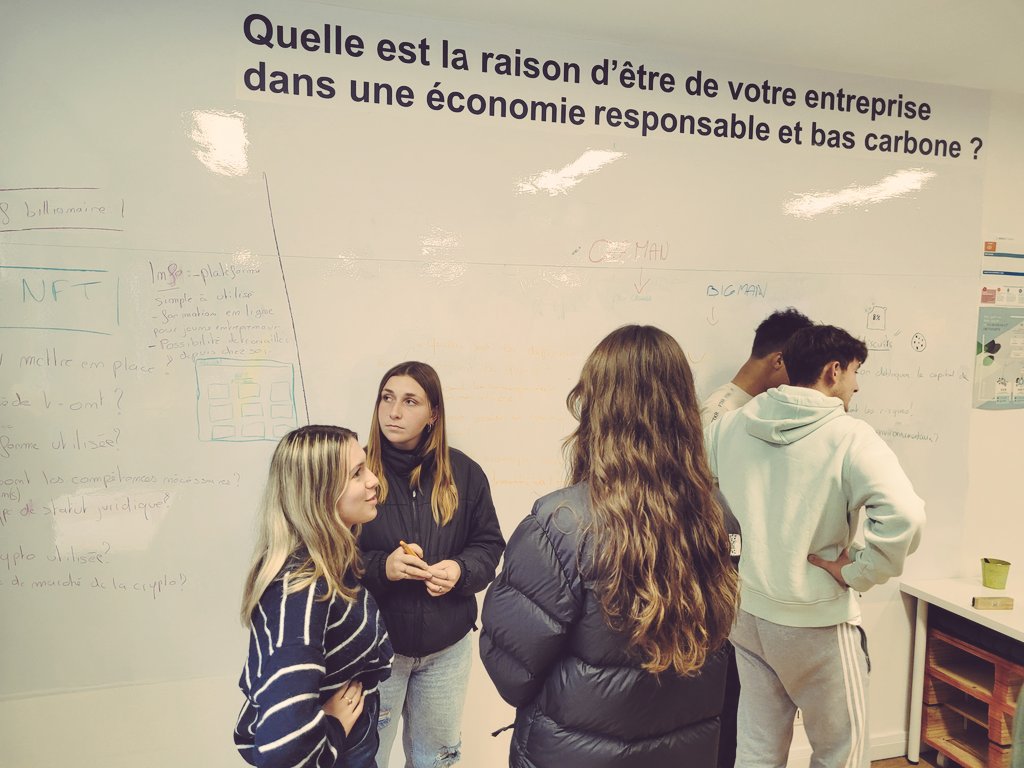 RucheStNazaire's tweet photo. #OptionInnovation 2022 et l'accueil d'une classe de terminale STMG du lycée du #Paysderetz de @VilleDePornic pour parler entrepreneuriat féminin et #TechForGood avec @Mobidys
#impact #incubateur #inclusion
@Paris_and_Co https://t.co/i5BevWOlKf