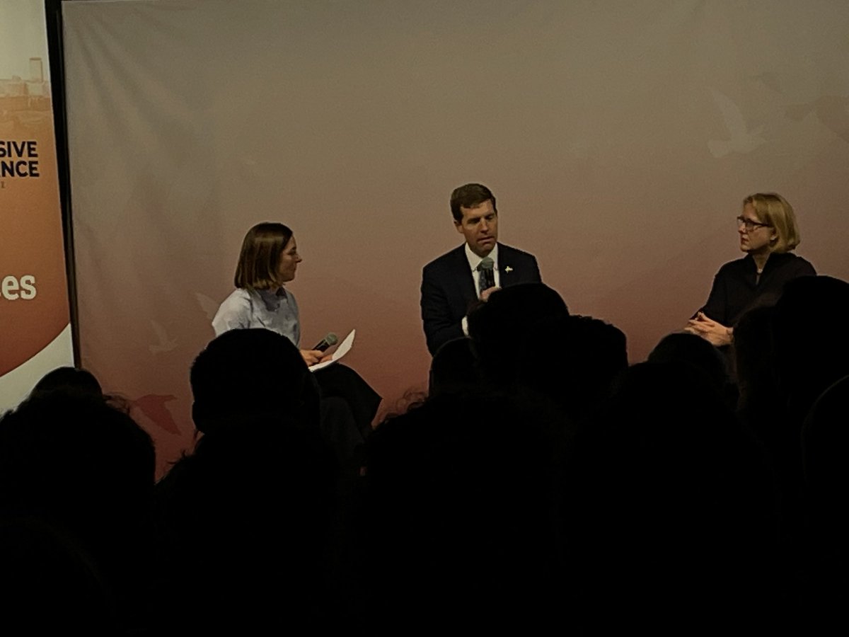 Robin Hodess tweet media