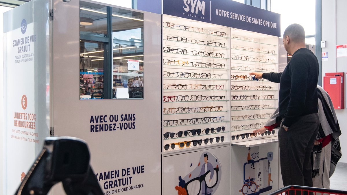 intermarche's tweet photo. Chez Intermarché, nous œuvrons aussi pour vous faciliter l’accès aux soins 🩺 C’est pourquoi nous déployons, en partenariat avec #SymOptic, un service optique complet dans nos magasins 👓
🎯 Objectif ? De 13 à 160 points de vente concernés d’ici 6 mois 📍
https://t.co/QI5W0Tpcsf https://t.co/qLQZGjdAHt