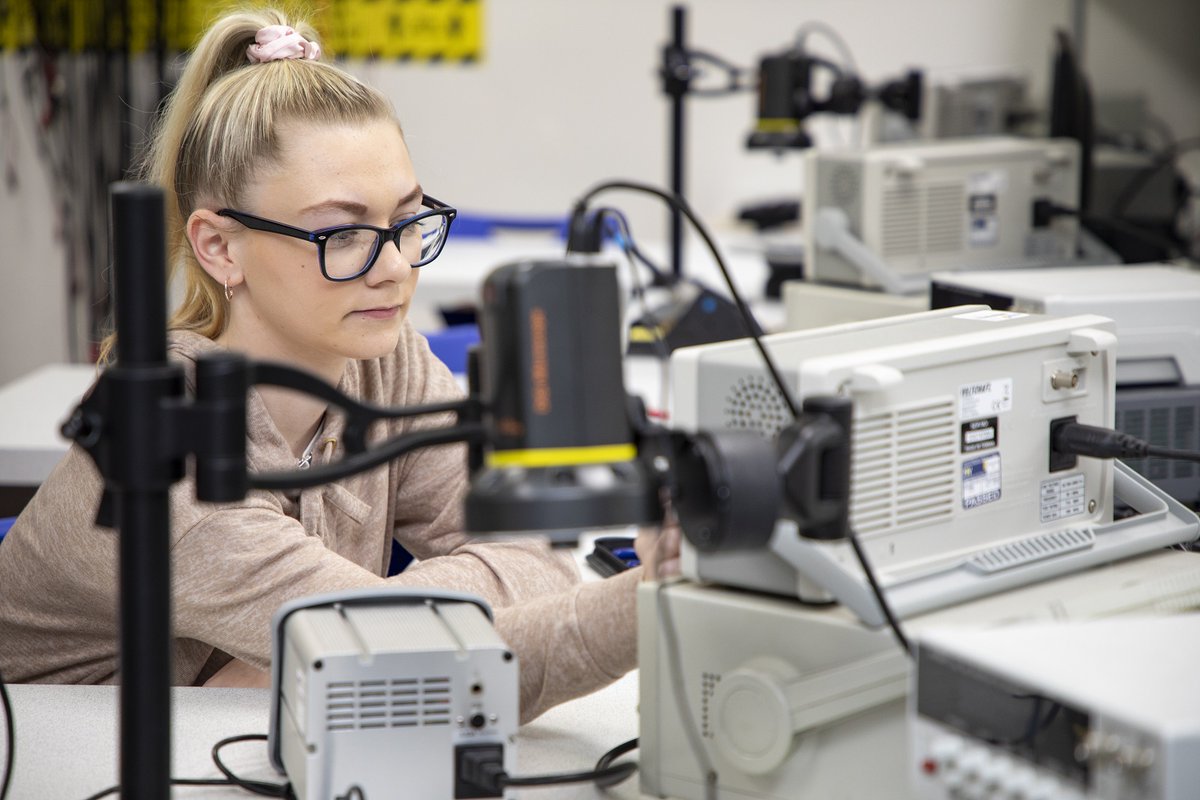 GowerCollegeSwa's tweet photo. It’s always great to hear stories of progression throughout the College! 👏

Back in 2017, Emma Hill was at risk of becoming NEET so she joined our Bridge programme while she thought about which career pathway she wanted to follow 🛣️ 

@emma9171511561 

https://t.co/W3rOZFHCJp https://t.co/JGayAFFoPi