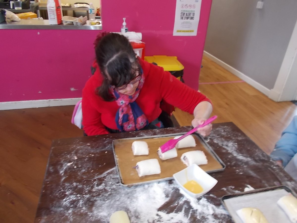WirralE's tweet photo. Recently the people we support at our #Oakenholt centre had a group baking session where they made sausage rolls together. Everyone put in a lot of hard work, and the results were well worth it.

#EnrichingLives #WellbeingImproved #DevelopingIndividuals #OneLifeLetsLiveIt https://t.co/BFeT5zRthU
