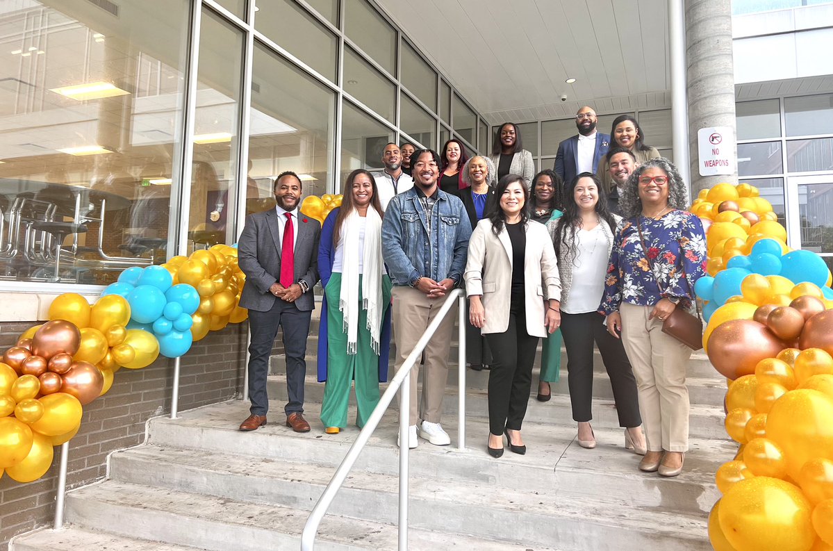 Kicking off our first <a href="/LeadershipAcad_/">The Leadership Academy</a> Equity Officer Convening! Thank you @aps_equity  for hosting us! #edequity #edleaders (via <a href="/mriceboothe/">Dr. Mary Rice-Boothe</a>) #TLAEquityOfficers