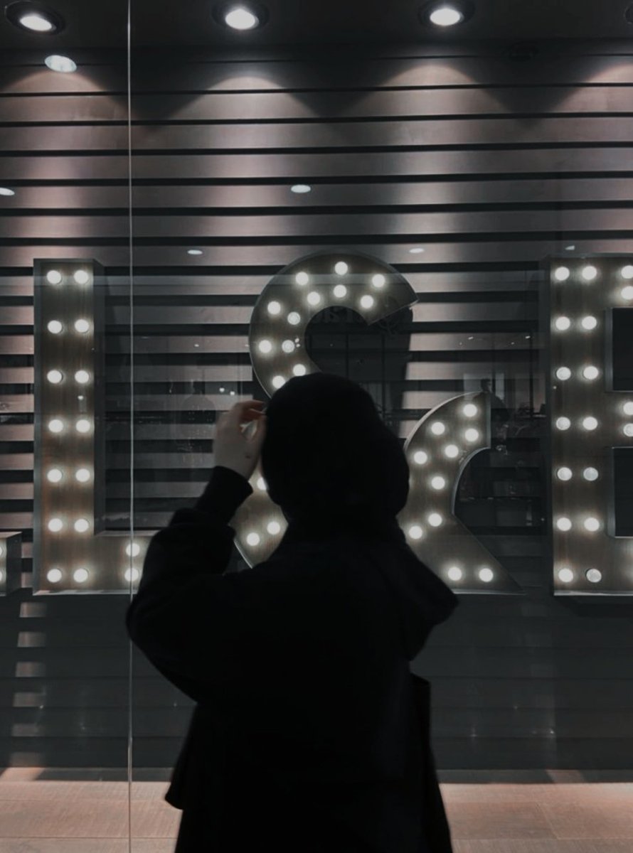 İnsanım,kusurlarım var,eksiğim...🖤