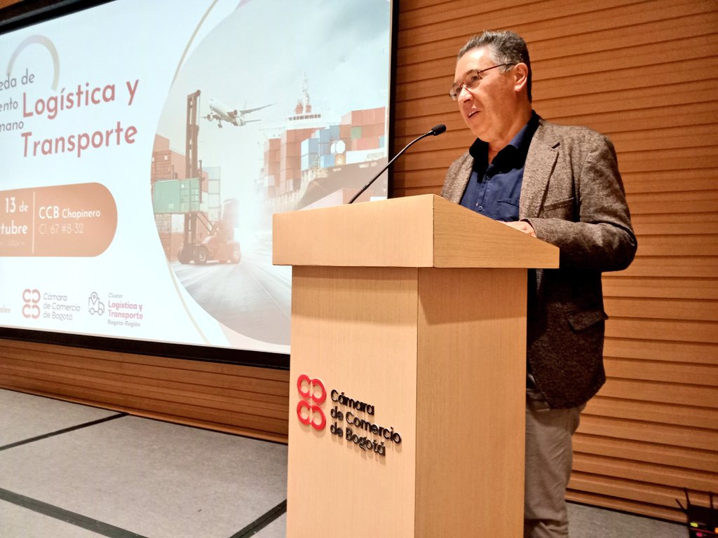 LuisA_JimenezC's tweet image. Hoy en la @camaracomerbog   participando en la &quot;Segunda Rueda de Talento Humano en Logística y Transporte 2022&quot; organizado por la Mesa Sectorial de Logística para propiciar un espacio de apoyo a los procesos de selección y vinculación de personal de este sector #clusterlogistica