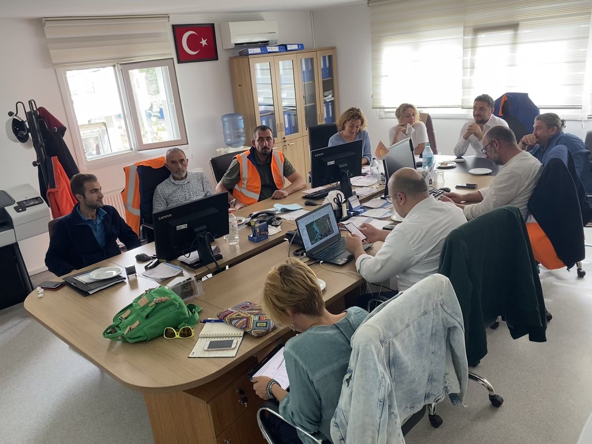 MaksuniAlkan's tweet photo. Küçükçekmece İlçemizdeki su kaybını minimize etmek ve susuzluğun önüne geçmek amacıyla Avrupa Su Kayıpları ve Basınç Yönetimi Şube Müdürlüğü ile ortak çalışmalarımız devam ediyor @iski_destek @iskignmudurlugu @SafakBasa @vahitdogan_iski @salihkeskiner @MelihDengi https://t.co/YuorHJhQsF