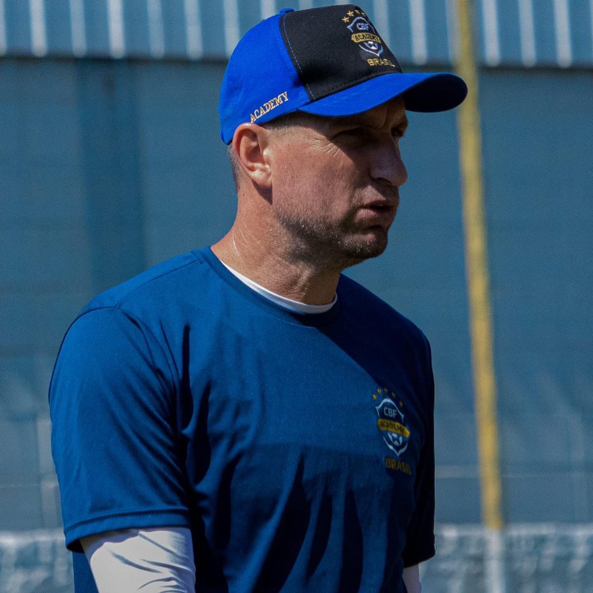 Também anunciamos a contratação do ex-jogador Roni Flávio, como auxiliar técnico de Sílvio Criciúma.

Roni que já vestiu e defendeu as cores do Goianésia Esporte Clube como jogador, nas temporadas de 2011 a 2016.

Seja bem-vindo!🙌🏻💙