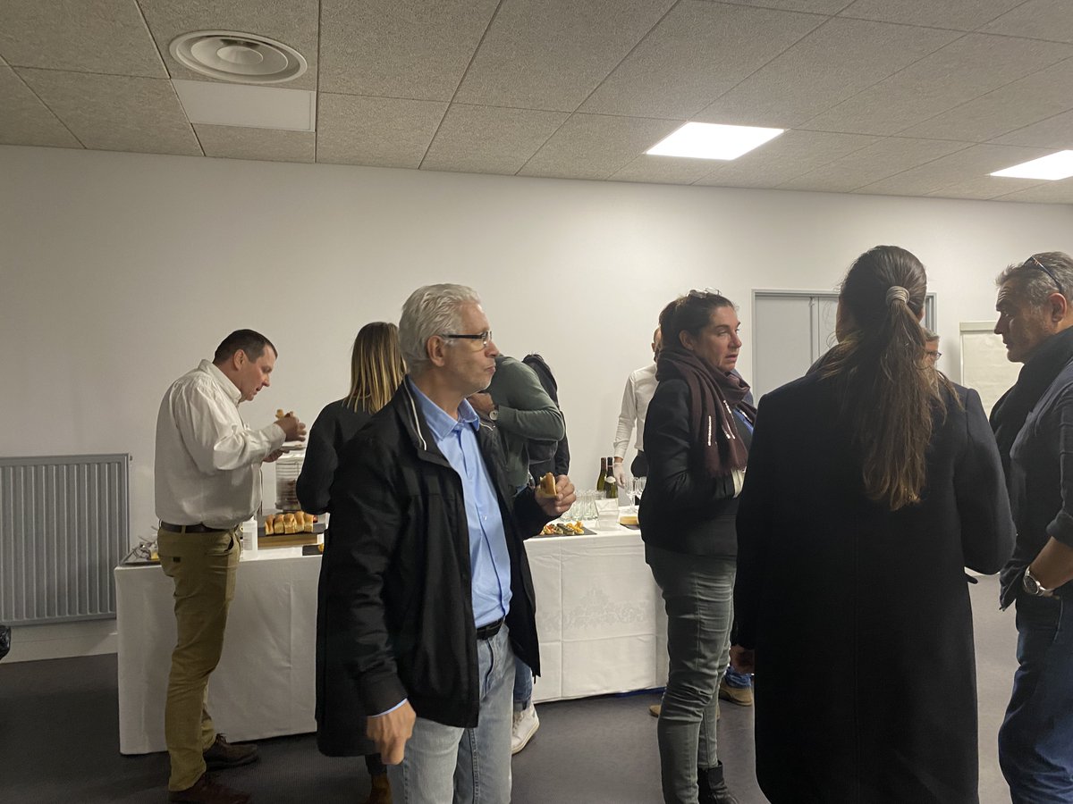 QUALIGAZ EVONIA a participé à la journée technique organisée par la FFB Région Île de France sur la thématique "Chauffage hybride".
L'occasion pour nos chargés d'affaires Hocine SEDOUD et Laurent DECHAMPS de présenter nos inspections et nos formations CEE.

#CEE #FFB