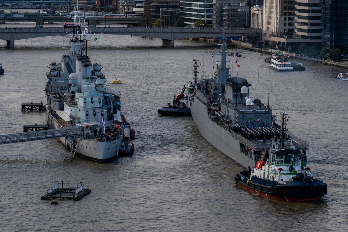 Lucky timing - walking across <a href="/TowerBridge/">Tower Bridge</a> and NE Brasil (U-27), the Brazilian (<a href="/marmilbr/">Marinha do Brasil</a>) training ship passed under the glass floor to come alongside #HMSBelfast.