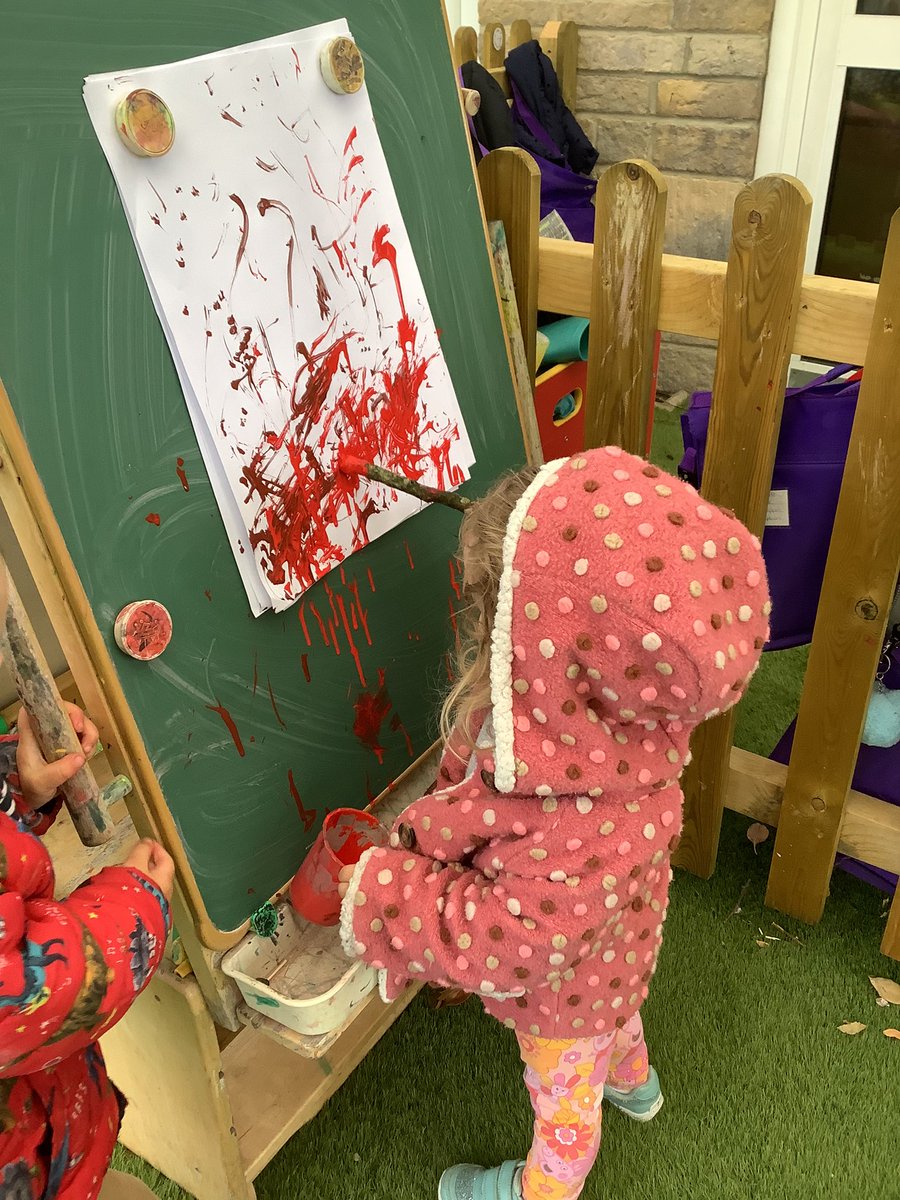LittlePips1's tweet photo. Getting creative with our Autumn treasures found at home 🍁 https://t.co/JYhfG7DBH6