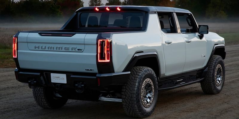RoadandTrack's tweet photo. Replacing a GMC Hummer's taillights costs $6,100 in parts alone. https://t.co/oCmF7EqM0g https://t.co/UhK5c0mLVC