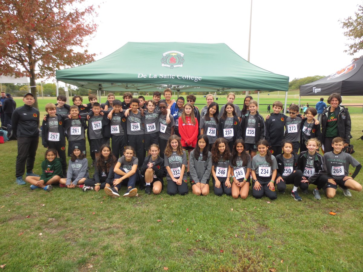 De La Salle College tweet media