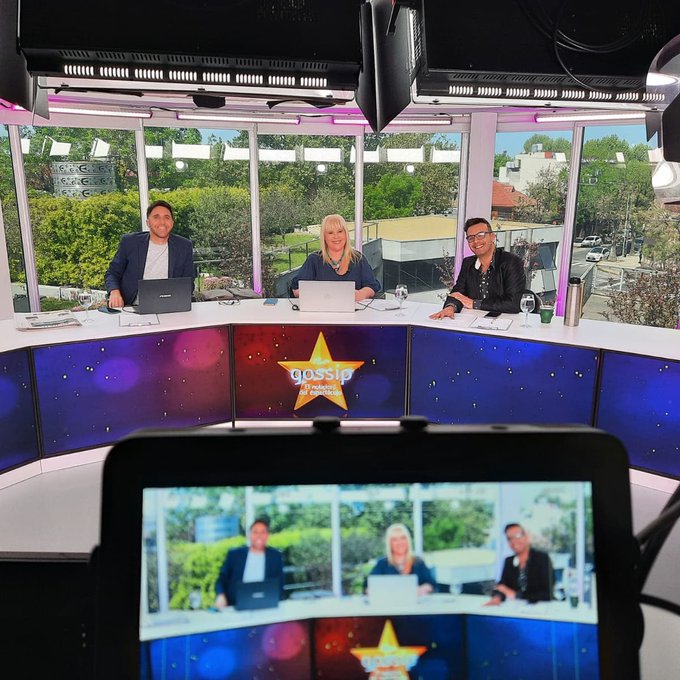PoneleShow's tweet photo. #Rating [12/10 @CanalNetAr ]

#EditandoTele #RePerfilAr 23:30h 0.7
#ElSeñorDeLosCielos 0.6
#Imperio 0.5
#ComoTodoExpress 0.3
#YAQPA #Gossip #EditandoTele (r) 0.2
#TodaLaVida #LasRubias #TardeDeChicas #RePerfilAr 19h 0.1
#ModoFontevecchia #MiGordaBella 0.0 https://t.co/KYu8vvCHRF