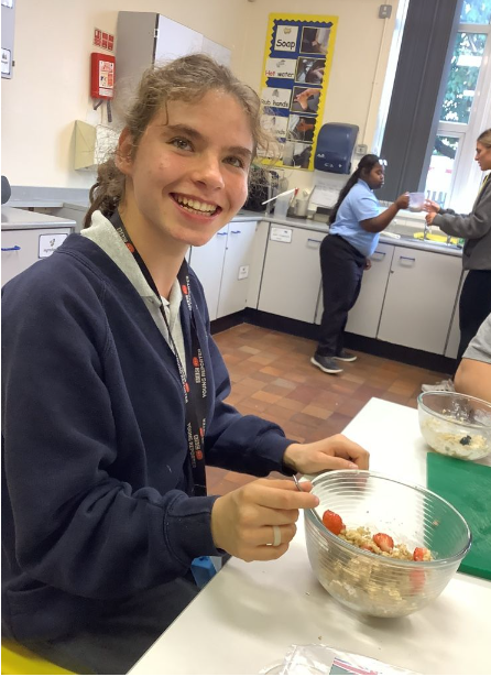 WHS_MissLewis's tweet photo. @WoodlandsHS @CardiffWestern

More photos of Cedar having a lovely afternoon making porridge. We measured ingredients, used the microwave and chose our own tasty toppings! 😋🥣🍓Da iawn Cedar! https://t.co/Li7FbT2eI7
