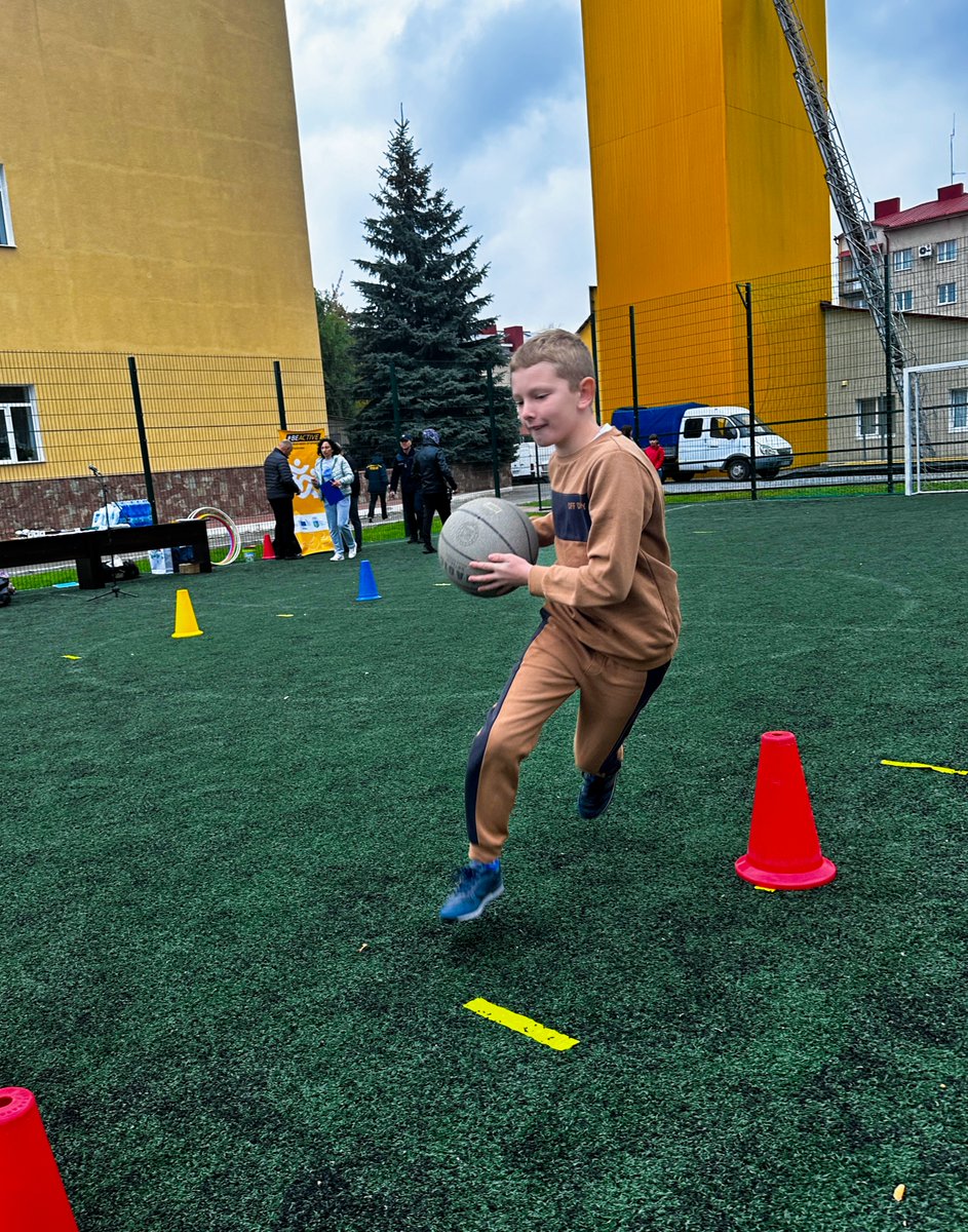 OlympicUA's tweet photo. 💙💛#BeActive завітав у головне управління ДСНС України у Тернопільській області
https://t.co/vGfHPJrE8K
#НОК #Україна #УкраїнськийСпорт #Ukraine #UkrainianSport #OlympicLesson #ОлімпійськийУрок #BeActiveUA #BeActive #EuropeanWeekofSport @EuSport https://t.co/lHhpJJft7Q