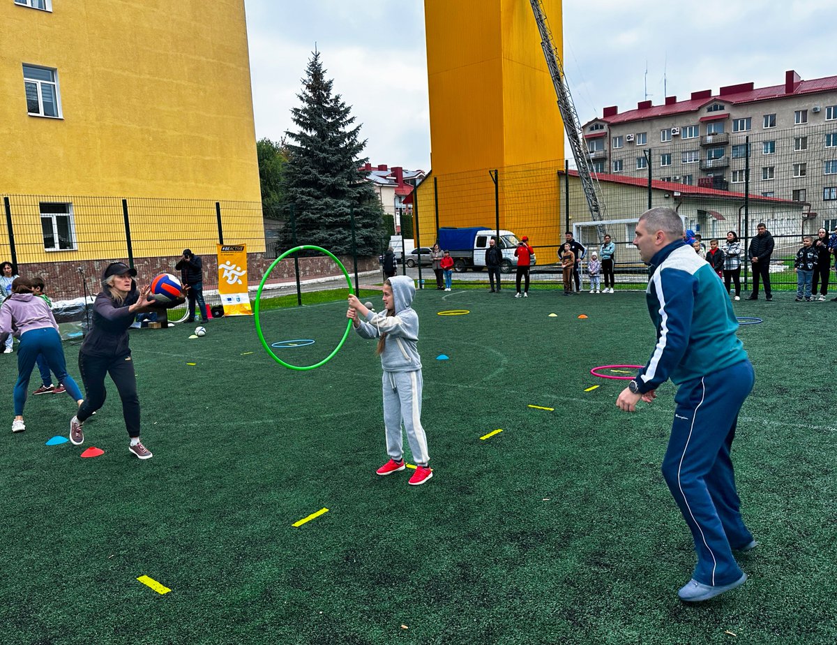 OlympicUA's tweet photo. 💙💛#BeActive завітав у головне управління ДСНС України у Тернопільській області
https://t.co/vGfHPJrE8K
#НОК #Україна #УкраїнськийСпорт #Ukraine #UkrainianSport #OlympicLesson #ОлімпійськийУрок #BeActiveUA #BeActive #EuropeanWeekofSport @EuSport https://t.co/lHhpJJft7Q