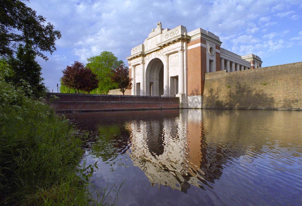 In early 2023 we will start the restoration of the Ypres (Menin Gate) Memorial. The memorial to the Missing commemorates by name those who died during World War One and whose graves remain unknown.

Read about the restoration here:
cwgc.org/our-work/news/…