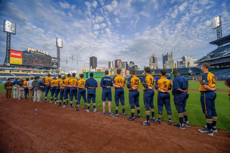 WVUbaseballcamp's tweet photo. Throwback @WVUBaseball 

#HailWV || #AlmostHeaven https://t.co/FhUHqDCAX2