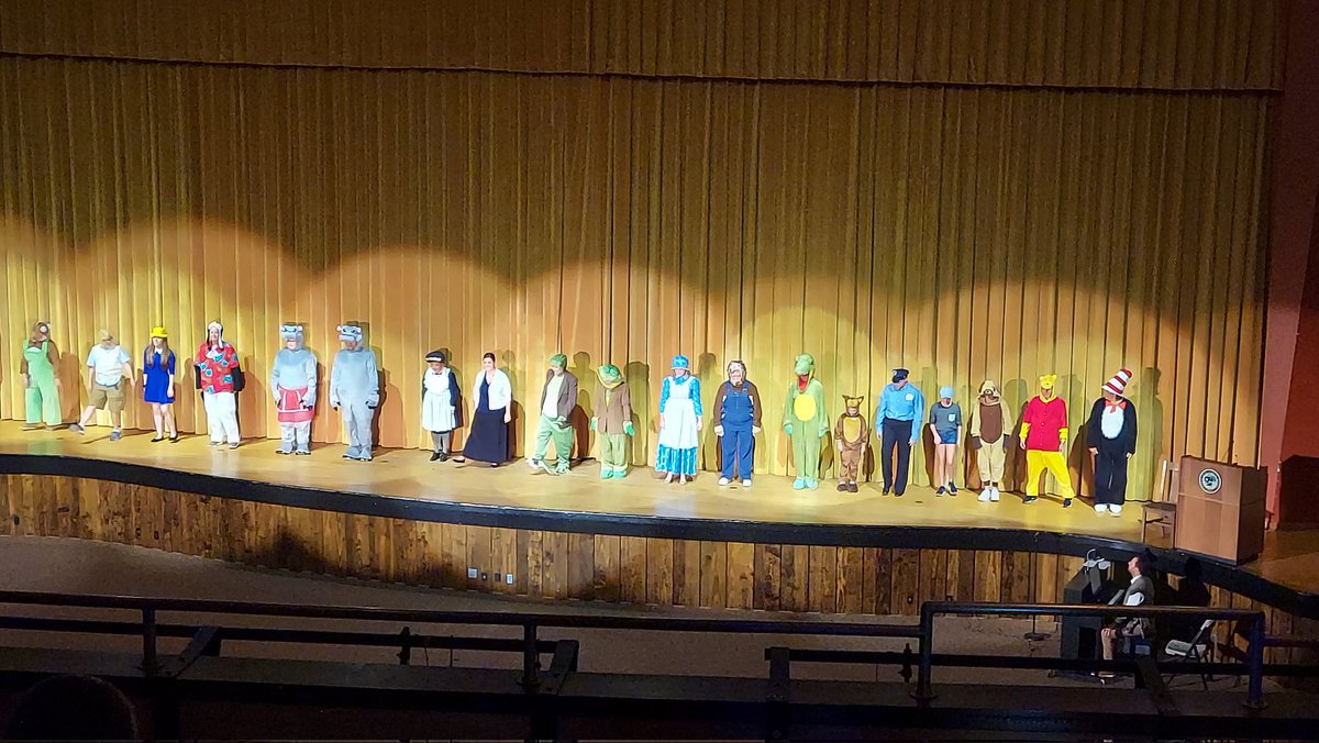 ScheerD_NPSD's tweet photo. Back in person! Alice Takes North Penn to Storyland for our RIF kickoff!
#firstgade #teamtacky
@MontgomeryNPSD @NPSD https://t.co/dGUC2LWWYA